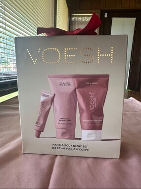 VOESH Fig & Amber, Hand & Body Glow Spa Set 3 Pc NWT